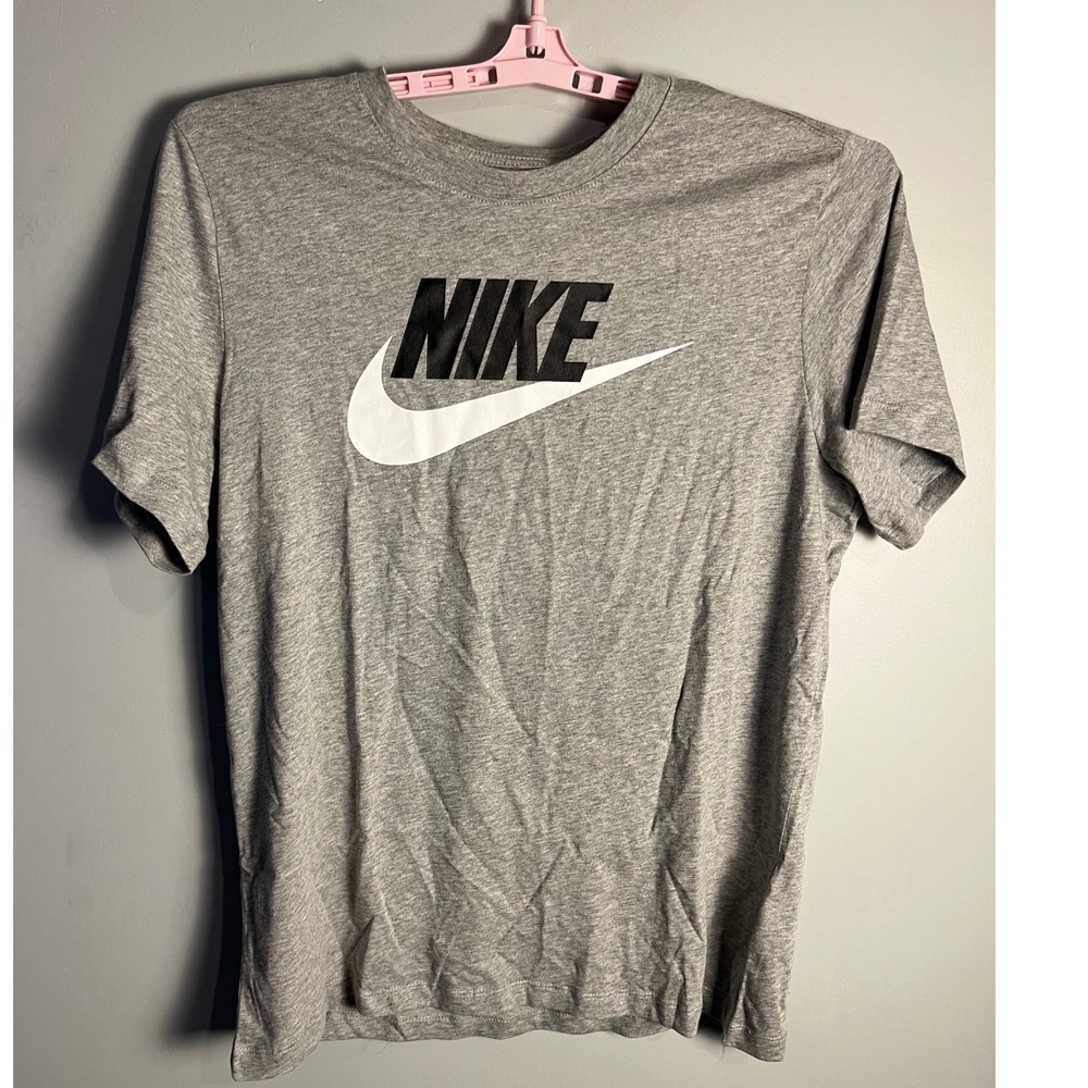 NWT Nike Mens Sportswear Futura Icon T-Shirt‎ Large